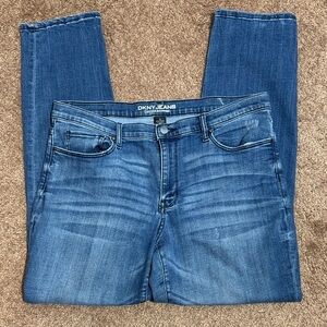 Preloved DKNY Women's Boyfriend Jeans in Medium Blue